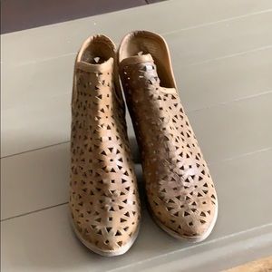 Muse and cloud booties